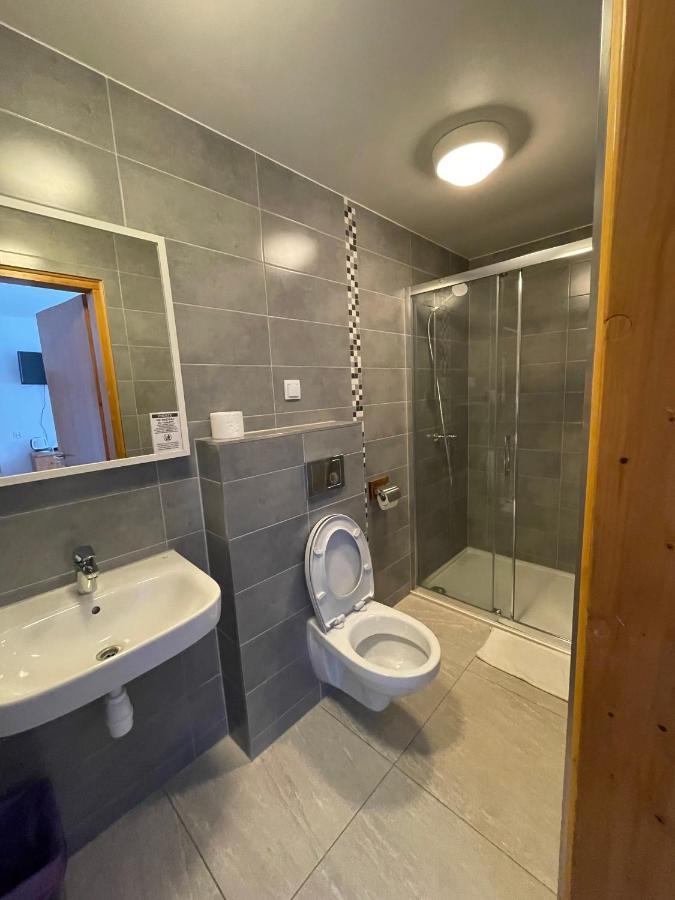 Gosciniec Ozna Hotel Kiczora Buitenkant foto