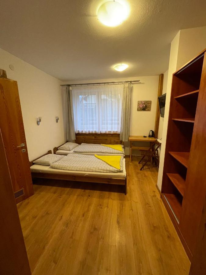 Gosciniec Ozna Hotel Kiczora Buitenkant foto